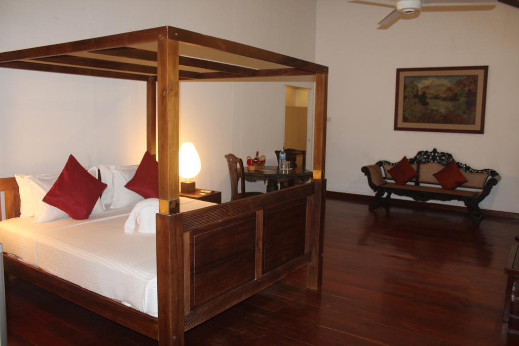 Blue Water Villa Piliyandala Exterior photo