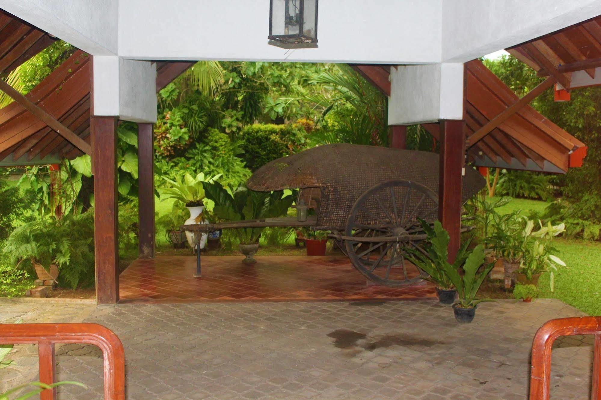 Blue Water Villa Piliyandala Exterior photo