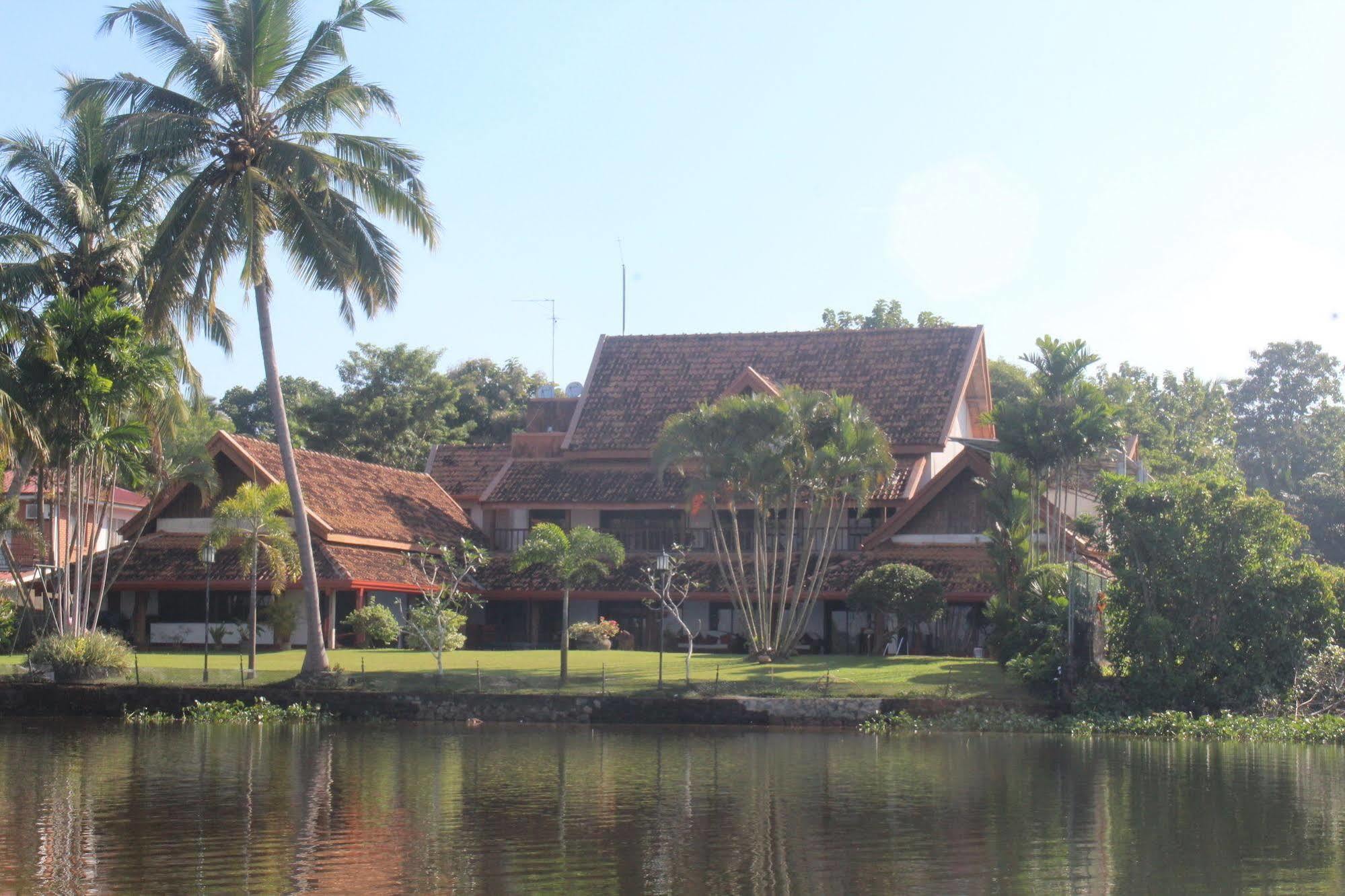 Blue Water Villa Piliyandala Exterior photo