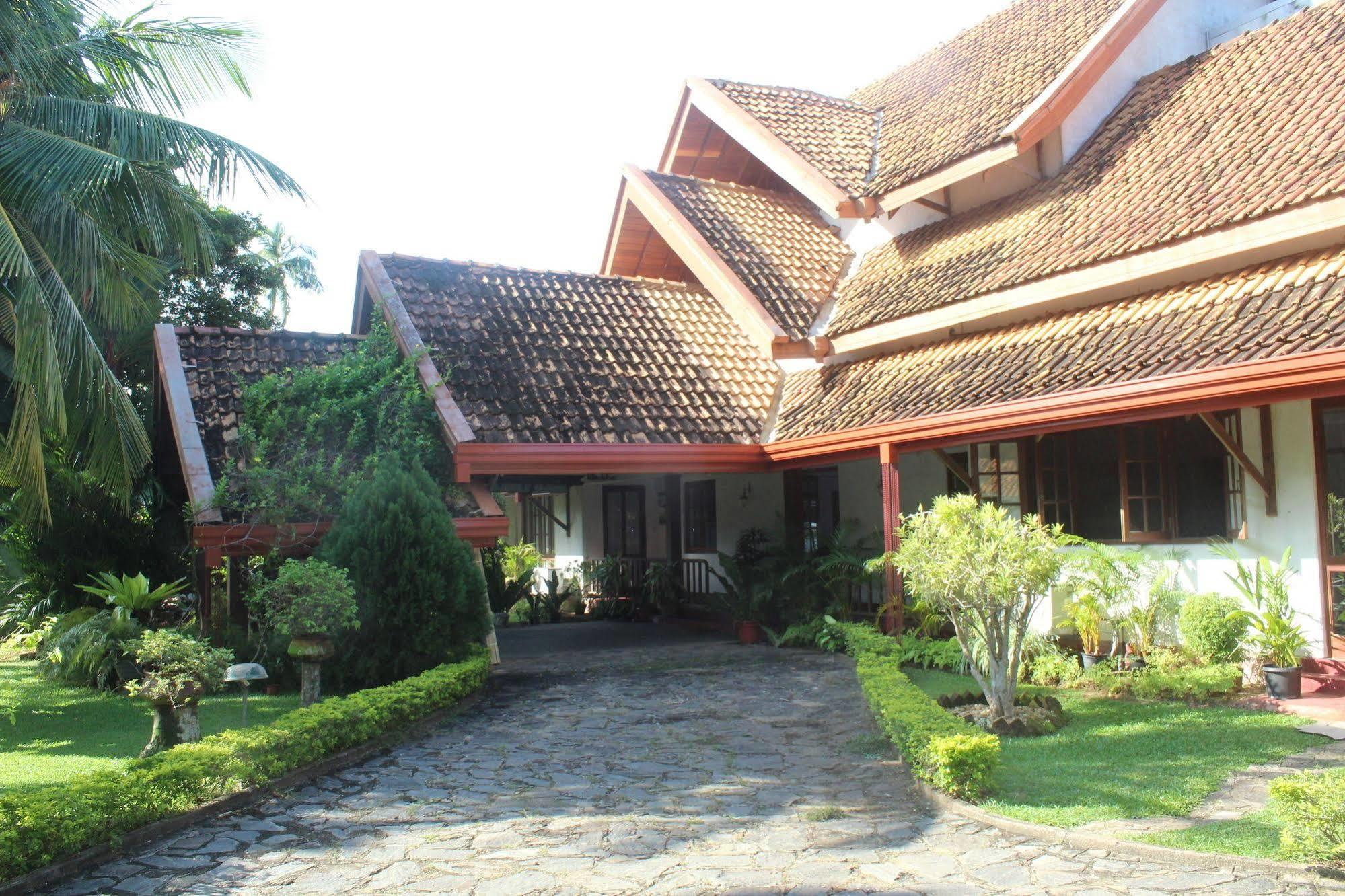 Blue Water Villa Piliyandala Exterior photo