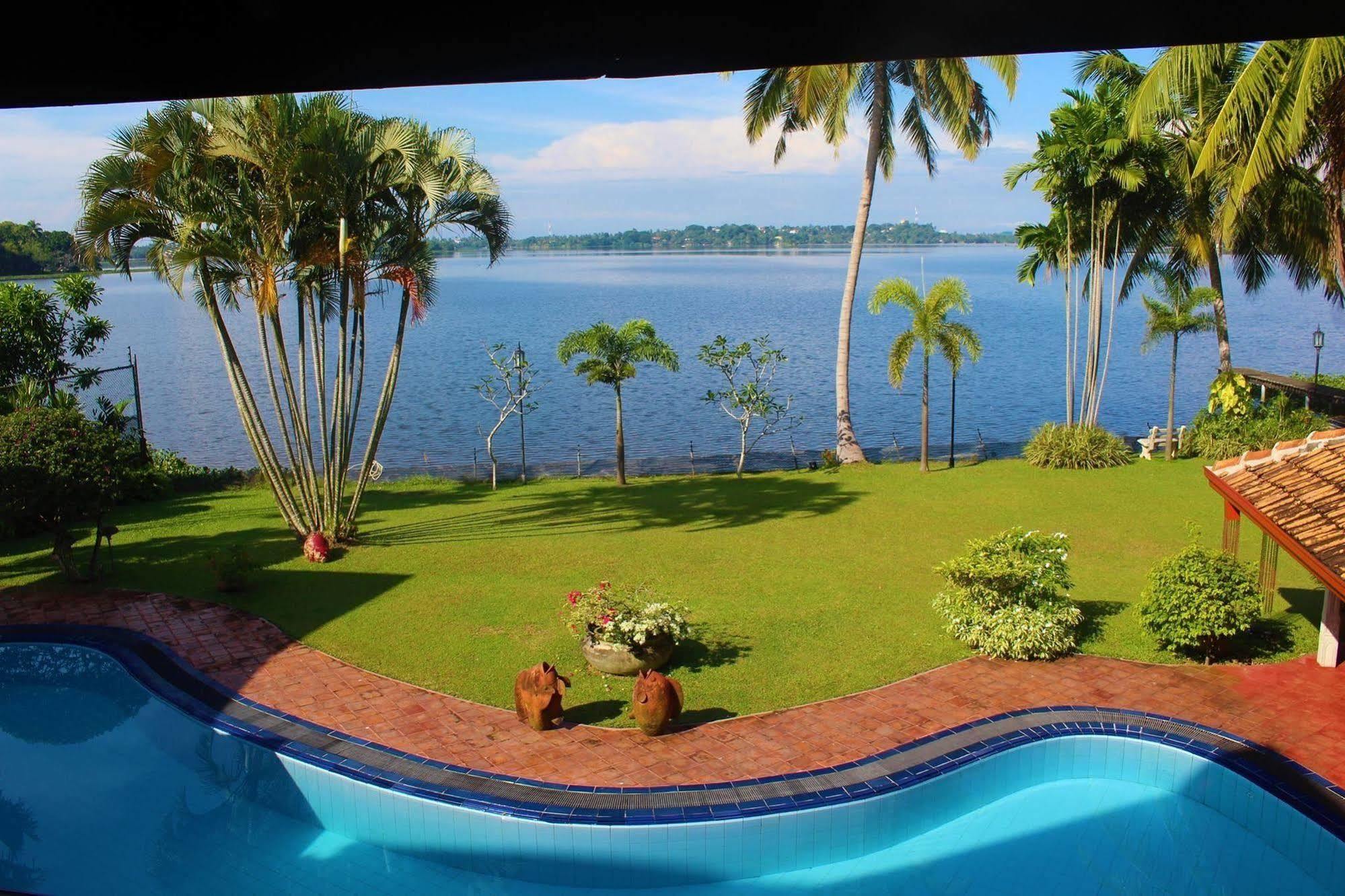 Blue Water Villa Piliyandala Exterior photo